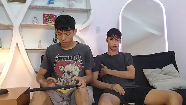 Snapshot of BEAUTY_BOYS1 chatting on October 2025 07:05:02 AM BEAUTY BOYS1 online show from October 2025 07:05:02 AM