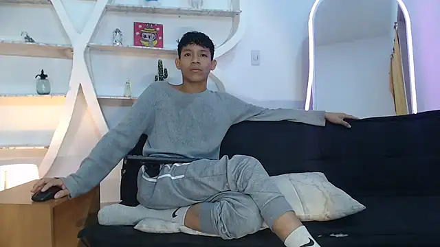 Snapshot of BEAUTY_BOYS1 chatting on October 2025 06:33:01 AM BEAUTY BOYS1 online show from October 2025 06:33:01 AM