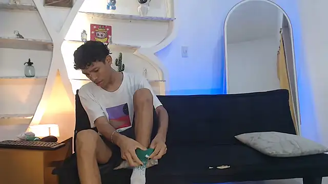 Snapshot of BEAUTY_BOYS1 chatting on October 2025 07:07:02 AM BEAUTY BOYS1 online show from October 2025 07:07:02 AM