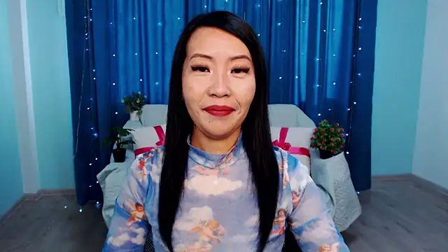 Snapshot of LiaPak chatting on October 2025 01:00:02 AM LiaPak online show from October 2025 01:00:02 AM