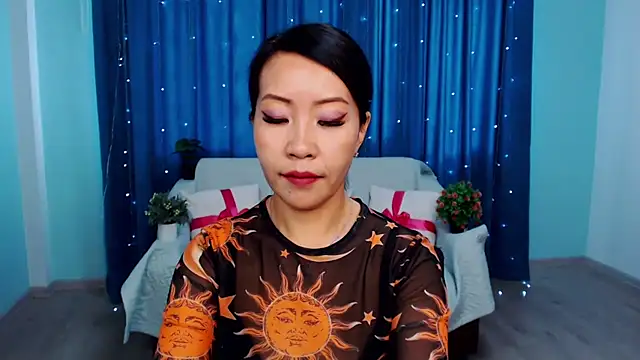 Snapshot of LiaPak chatting on October 2025 01:14:01 AM LiaPak online show from October 2025 01:14:01 AM