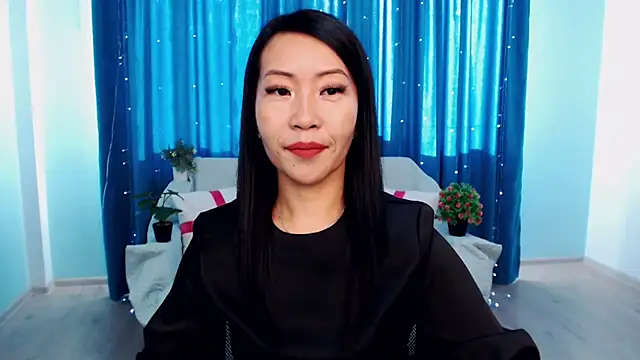 Snapshot of LiaPak chatting on October 2025 01:05:01 AM LiaPak online show from October 2025 01:05:01 AM