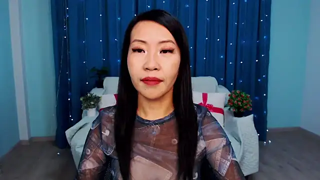 Snapshot of LiaPak chatting on October 2025 12:58:01 AM LiaPak online show from October 2025 12:58:01 AM