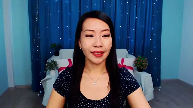 Snapshot of LiaPak chatting on October 2025 01:06:01 AM LiaPak online show from October 2025 01:06:01 AM