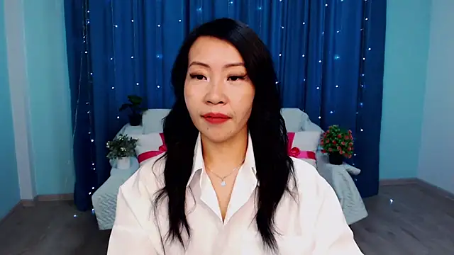 Snapshot of LiaPak chatting on October 2025 01:05:02 AM LiaPak online show from October 2025 01:05:02 AM