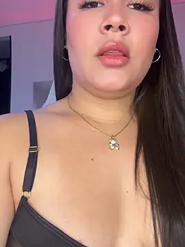 Snapshot of Bella-kim- chatting on October 2025 07:59:01 PM Bella-kim- online show from October 2025 07:59:01 PM