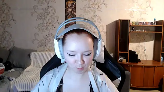 PansyBorriello online show from September 2025 04:18:01 PM