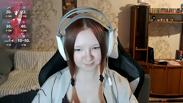 PansyBorriello online show from October 2025 04:15:02 PM