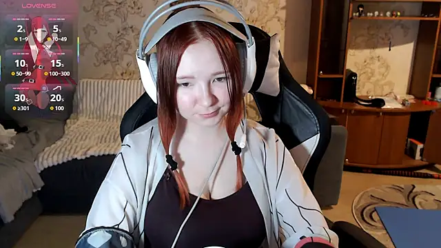 PansyBorriello online show from October 2025 04:08:01 PM