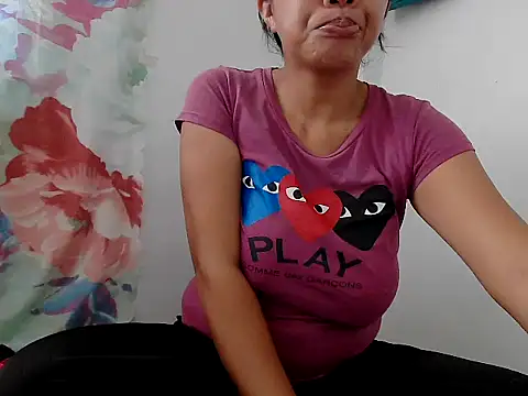 Snapshot of RicenTits chatting on November 2025 06:01:01 AM RicenTits online show from November 2025 06:01:01 AM