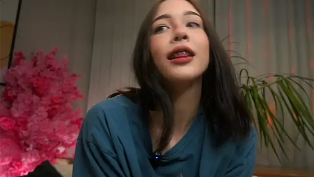 Snapshot of EviaRabasca chatting on October 2025 11:55:01 AM EviaRabasca online show from October 2025 11:55:01 AM