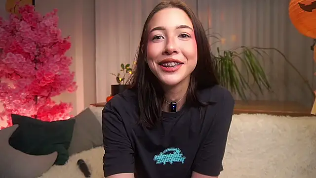 Snapshot of EviaRabasca chatting on October 2025 11:50:01 AM EviaRabasca online show from October 2025 11:50:01 AM