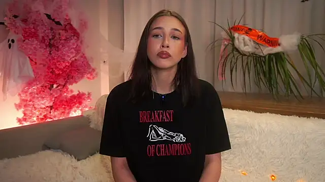 Snapshot of EviaRabasca chatting on October 2025 11:44:01 AM EviaRabasca online show from October 2025 11:44:01 AM