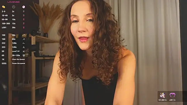 Snapshot of laracroftmansion chatting on October 2025 05:19:02 PM laracroftmansion online show from October 2025 05:19:02 PM