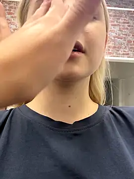 Sky Cutie online show from October 2025 05:05:01 AM