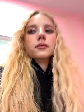 Sky Cutie online show from October 2025 05:19:02 AM