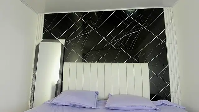 shirley hott online show from October 2025 02:35:02 PM