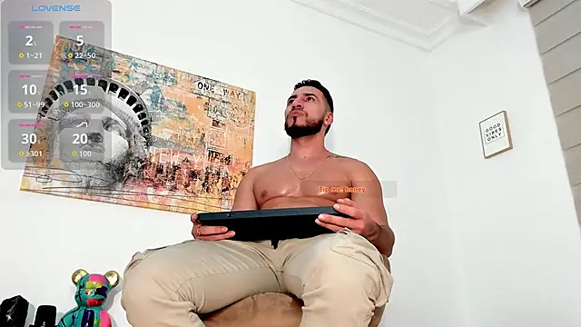 Snapshot of Thiago_Hill chatting on October 2025 11:27:01 PM Thiago Hill online show from October 2025 11:27:01 PM