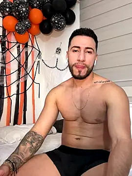 Snapshot of Thiago_Hill chatting on October 2025 09:57:01 PM Thiago Hill online show from October 2025 09:57:01 PM