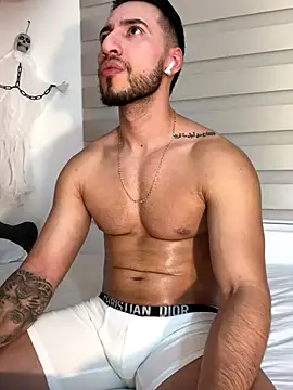 Snapshot of Thiago_Hill chatting on October 2025 05:41:02 PM Thiago Hill online show from October 2025 05:41:02 PM