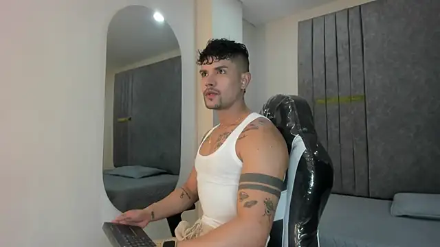 thiago luxx online show from September 2025 08:09:02 PM