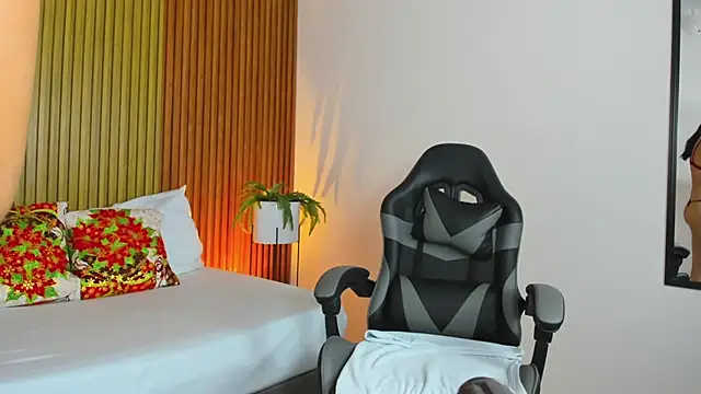 Snapshot of liliand_ chatting on December 2025 02:09:02 AM liliand online show from December 2025 02:09:02 AM