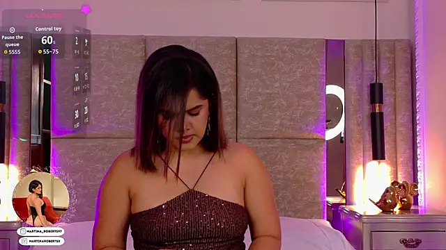 Snapshot of Martina-Roberts- chatting on September 2025 03:33:02 AM Martina-Roberts- online show from September 2025 03:33:02 AM