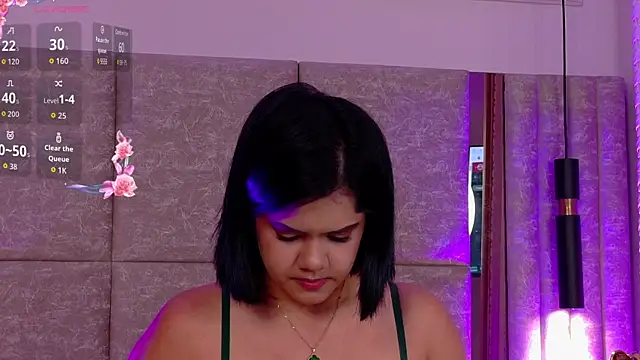 Snapshot of Martina-Roberts- chatting on October 2025 04:56:02 AM Martina-Roberts- online show from October 2025 04:56:02 AM