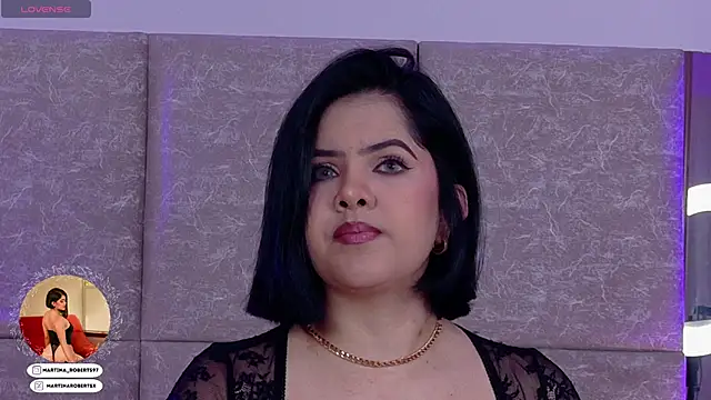 Snapshot of Martina-Roberts- chatting on October 2025 04:01:02 AM Martina-Roberts- online show from October 2025 04:01:02 AM