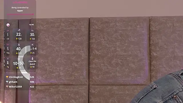 Snapshot of Martina-Roberts- chatting on November 2025 03:52:02 AM Martina-Roberts- online show from November 2025 03:52:02 AM