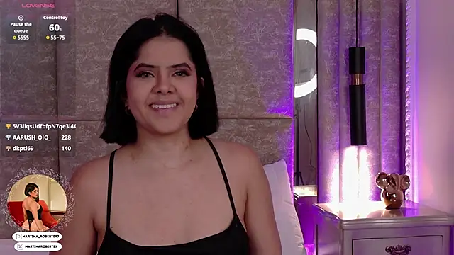 Snapshot of Martina-Roberts- chatting on November 2025 04:01:02 AM Martina-Roberts- online show from November 2025 04:01:02 AM