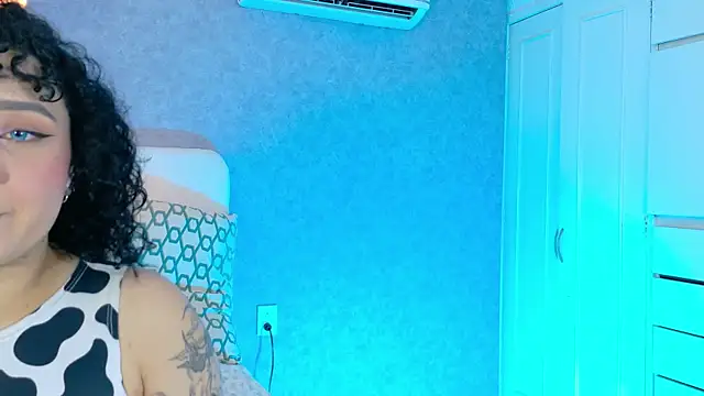 Snapshot of Tracielowe_w chatting on October 2025 03:26:02 AM Tracielowe w online show from October 2025 03:26:02 AM