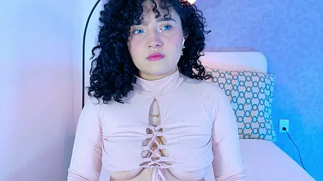 Snapshot of Tracielowe_w chatting on November 2025 03:29:01 AM Tracielowe w online show from November 2025 03:29:01 AM