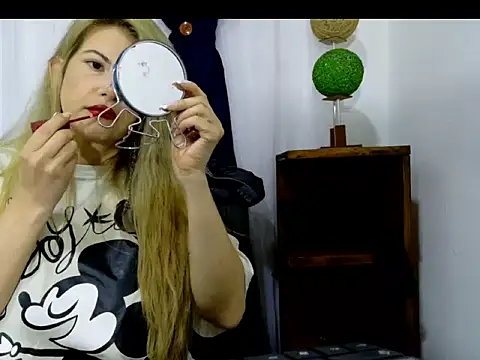 katioska25 online show from September 2025 06:52:02 PM