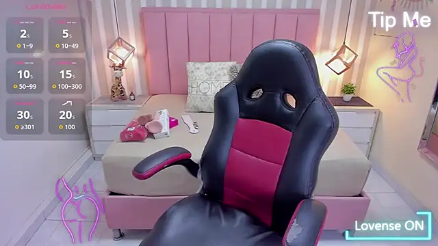 KATIAMOSS1 online show from October 2025 12:05:01 PM