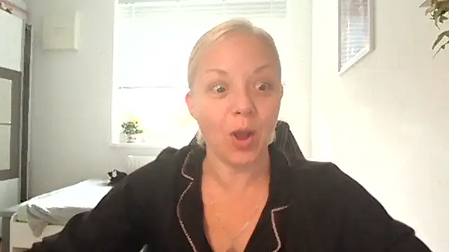 Linsy Kim online show from October 2025 07:31:02 AM