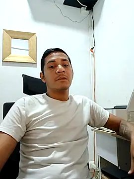 Snapshot of JoaoSalgado chatting on September 2025 12:21:01 AM JoaoSalgado online show from September 2025 12:21:01 AM