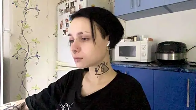 Snapshot of CandaceBlaze chatting on October 2025 08:39:02 PM CandaceBlaze online show from October 2025 08:39:02 PM