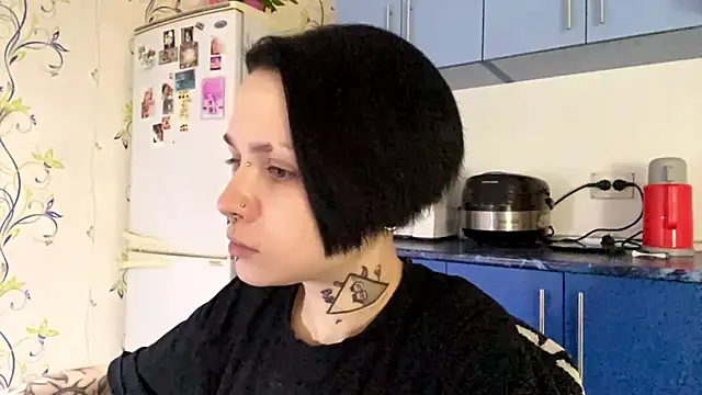 Snapshot of CandaceBlaze chatting on October 2025 08:28:02 PM CandaceBlaze online show from October 2025 08:28:02 PM