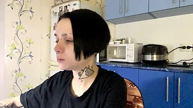 Snapshot of CandaceBlaze chatting on October 2025 08:17:02 PM CandaceBlaze online show from October 2025 08:17:02 PM