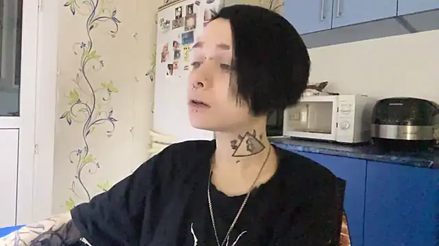 Snapshot of CandaceBlaze chatting on October 2025 08:53:02 PM CandaceBlaze online show from October 2025 08:53:02 PM