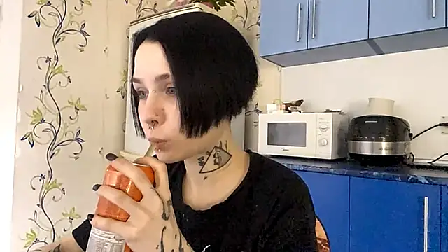 Snapshot of CandaceBlaze chatting on October 2025 08:11:02 PM CandaceBlaze online show from October 2025 08:11:02 PM