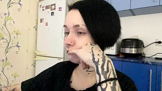 Snapshot of CandaceBlaze chatting on October 2025 08:09:02 PM CandaceBlaze online show from October 2025 08:09:02 PM