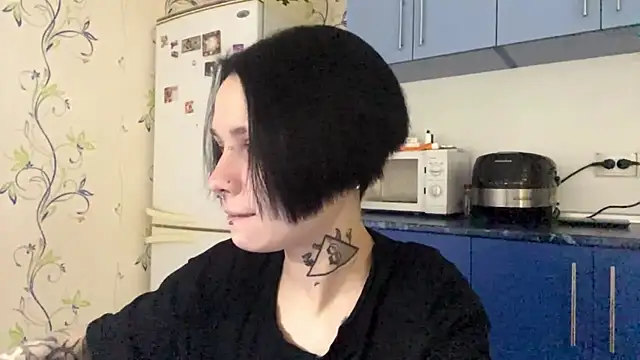 Snapshot of CandaceBlaze chatting on October 2025 08:19:01 PM CandaceBlaze online show from October 2025 08:19:01 PM