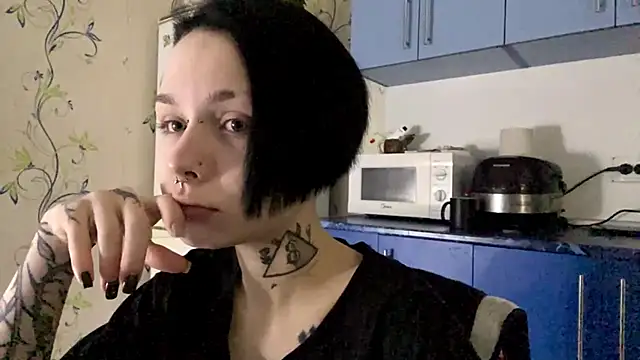 Snapshot of CandaceBlaze chatting on October 2025 08:20:01 PM CandaceBlaze online show from October 2025 08:20:01 PM