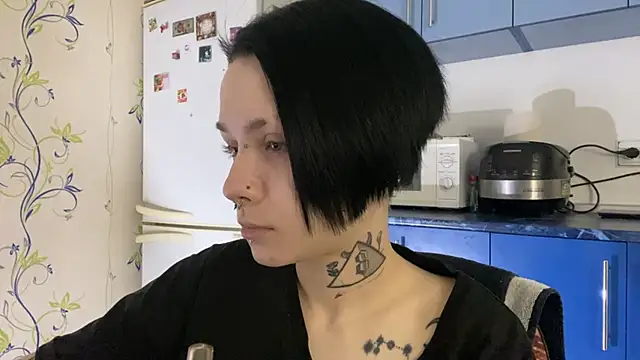 Snapshot of CandaceBlaze chatting on October 2025 08:32:01 PM CandaceBlaze online show from October 2025 08:32:01 PM