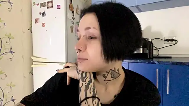 Snapshot of CandaceBlaze chatting on November 2025 08:09:01 PM CandaceBlaze online show from November 2025 08:09:01 PM