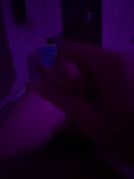 Snapshot of Tonymontana10s chatting on December 2025 09:29:02 AM Tonymontana10s online show from December 2025 09:29:02 AM