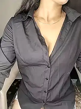 Savita2310 online show from November 2025 05:55:02 PM