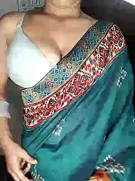 Savita2310 online show from November 2025 06:06:02 PM